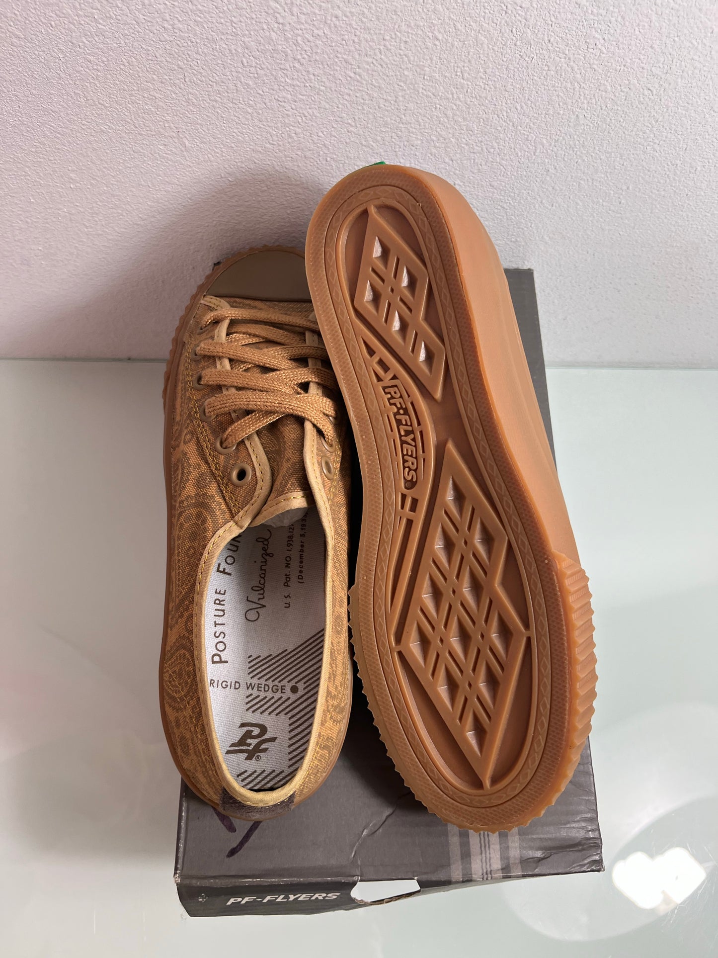 PF Flyers Center Paisley "Tan" Men's 7.5- PM14OL4J