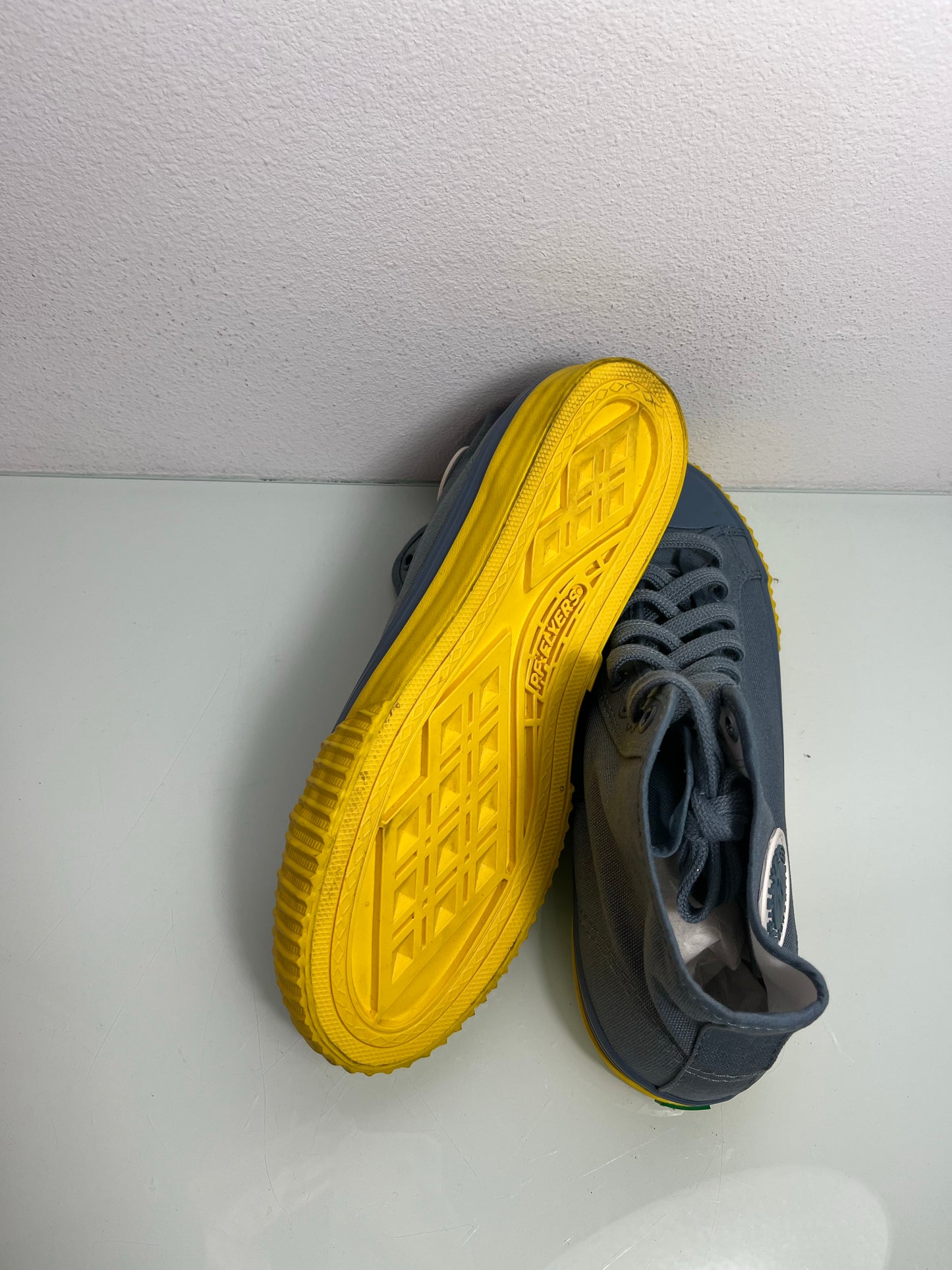 PF Flyers Center High "Grey/Yellow" MISMATE Men's L:8 R:8.5-PM13OH2G