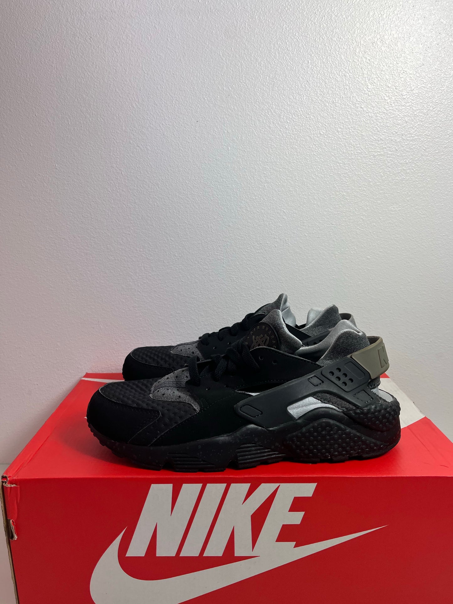 Nike Huarache Run SE "Black" MISMATE Men's L:9 R:8- 852628 001